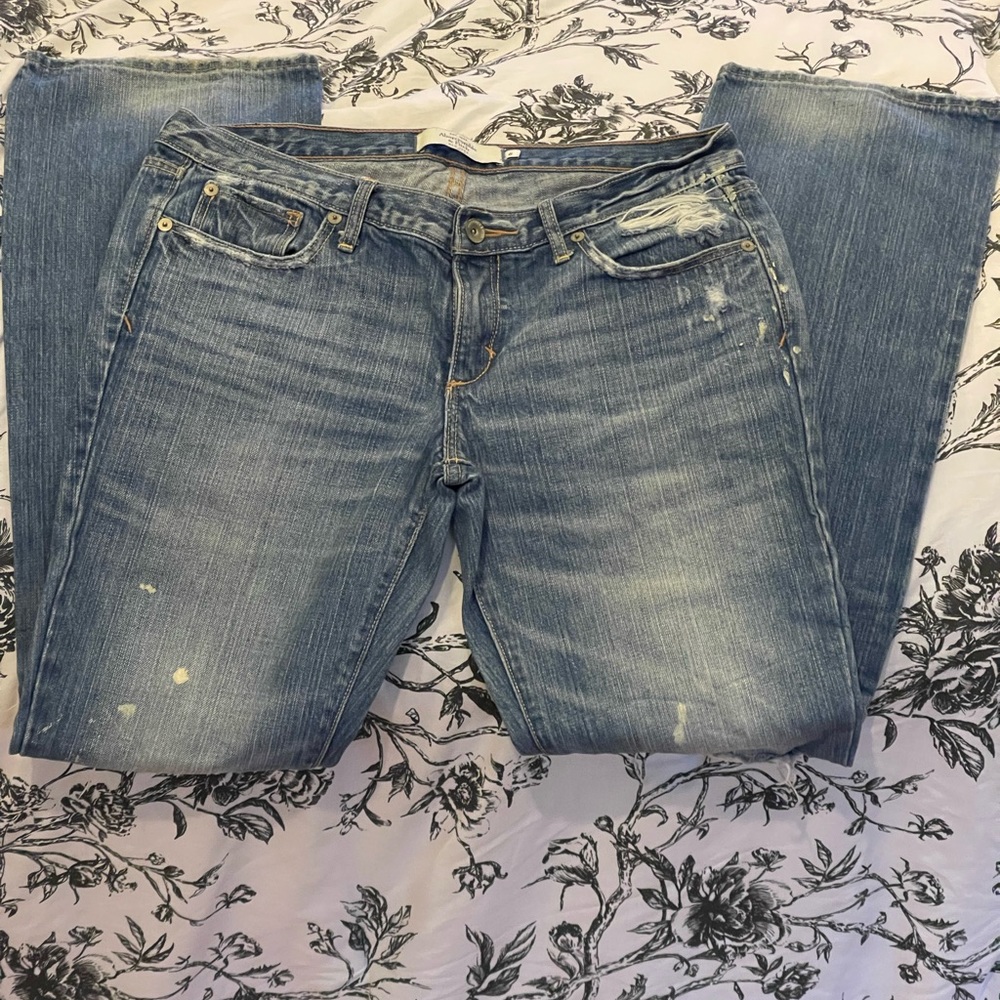 Abercrombie & Fitch 6 Distressed Light Wash Jeans